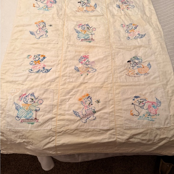 Vintage handmade Disney baby blanket or Lap quilt - Picture 7 of 9